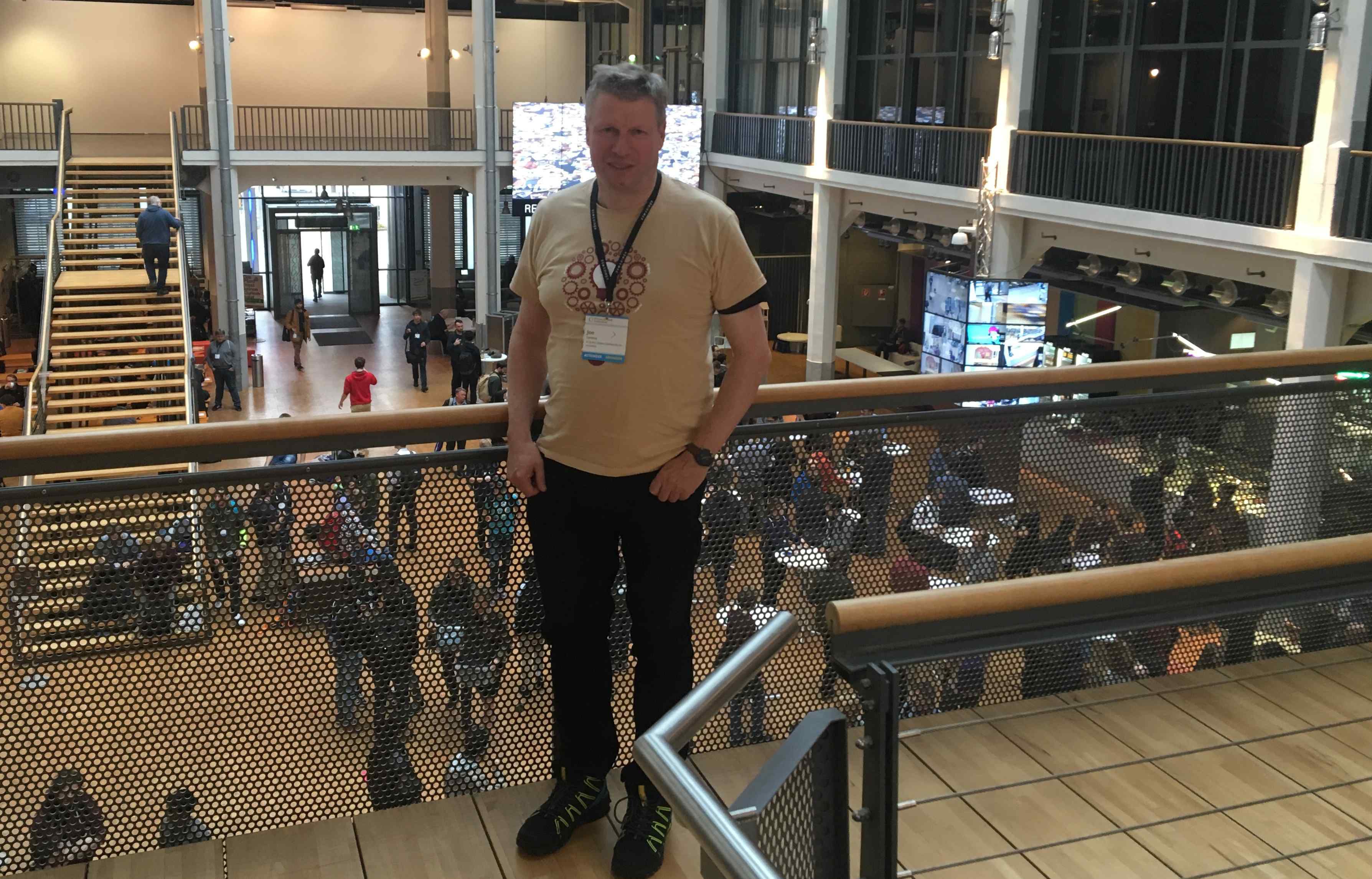 Odoo CMS- Sample image floating